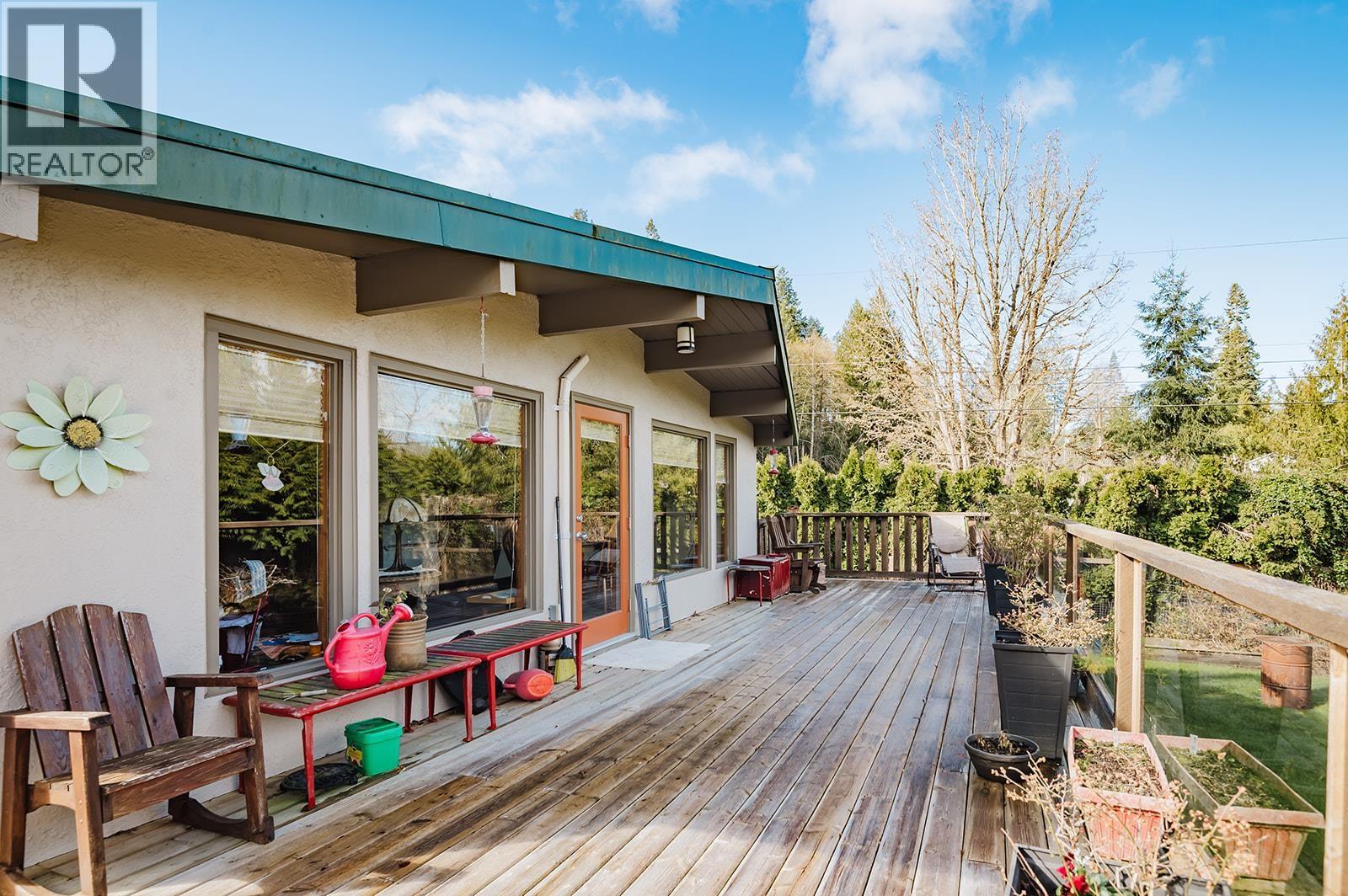 12732 Warnock Road, Madeira Park, British Columbia  V0N 2H1 - Photo 4 - R3102144