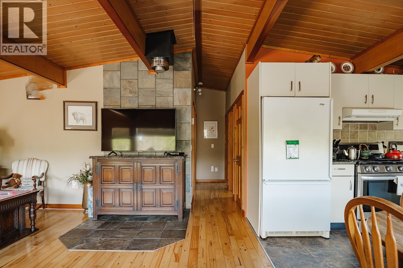 12732 Warnock Road, Madeira Park, British Columbia  V0N 2H1 - Photo 8 - R3102144