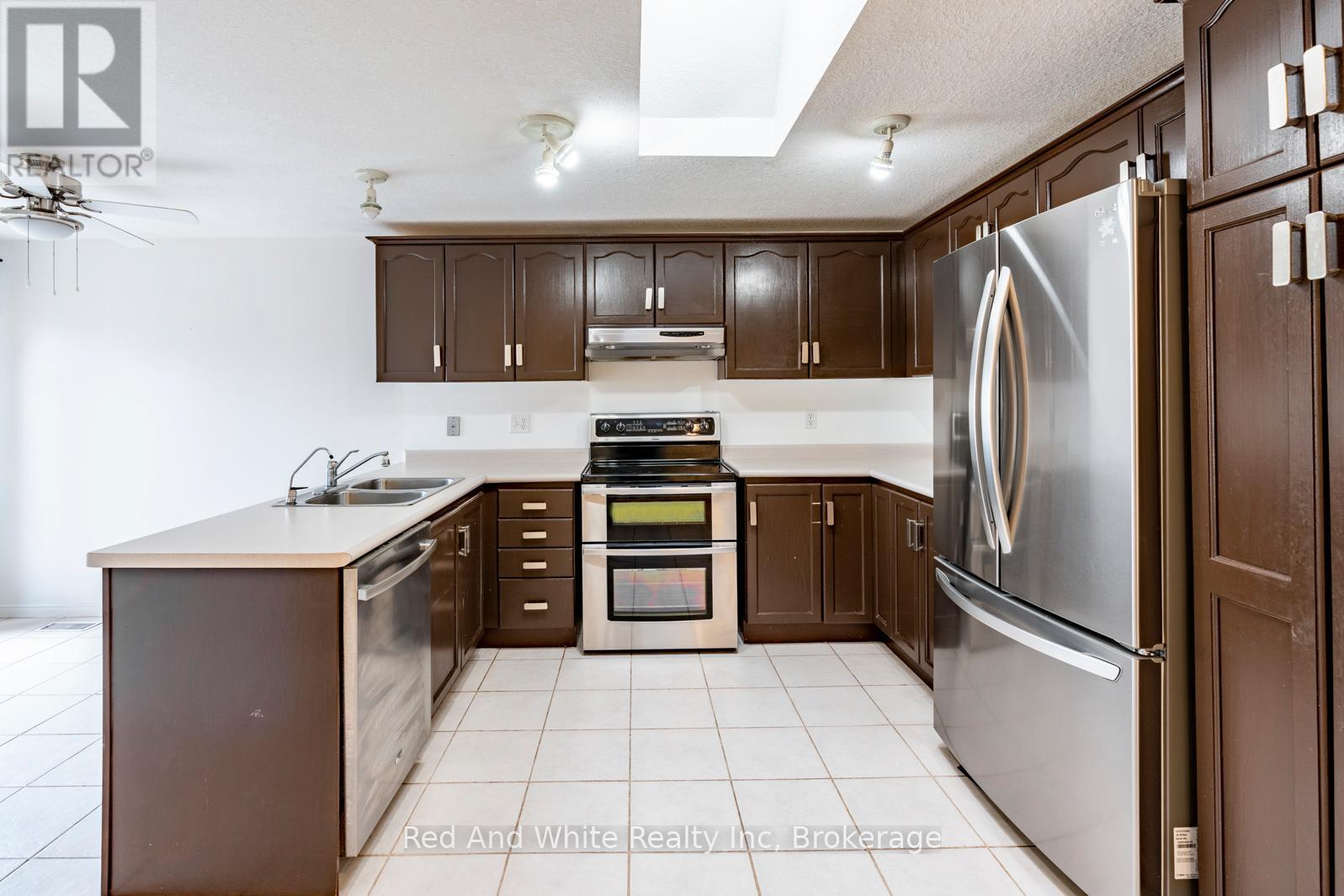 Upper - 79 Munroe Crescent, Guelph, Ontario  N1G 5E3 - Photo 13 - X12907008