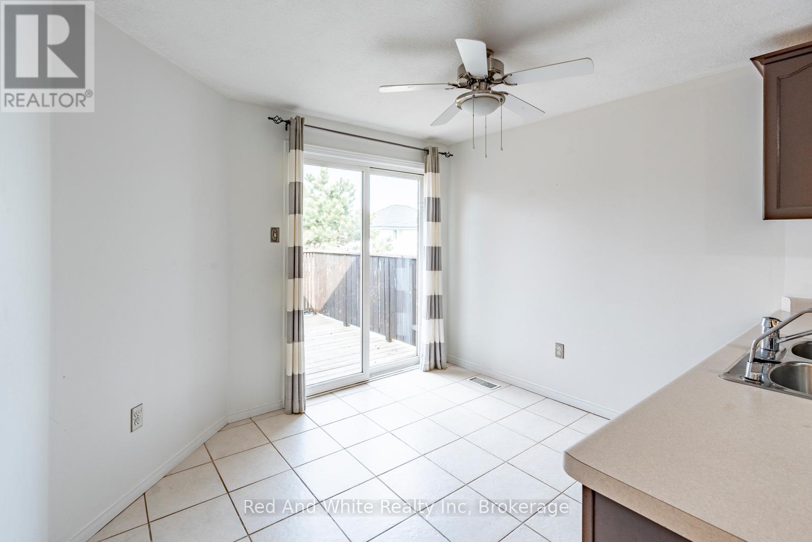 Upper - 79 Munroe Crescent, Guelph, Ontario  N1G 5E3 - Photo 14 - X12907008