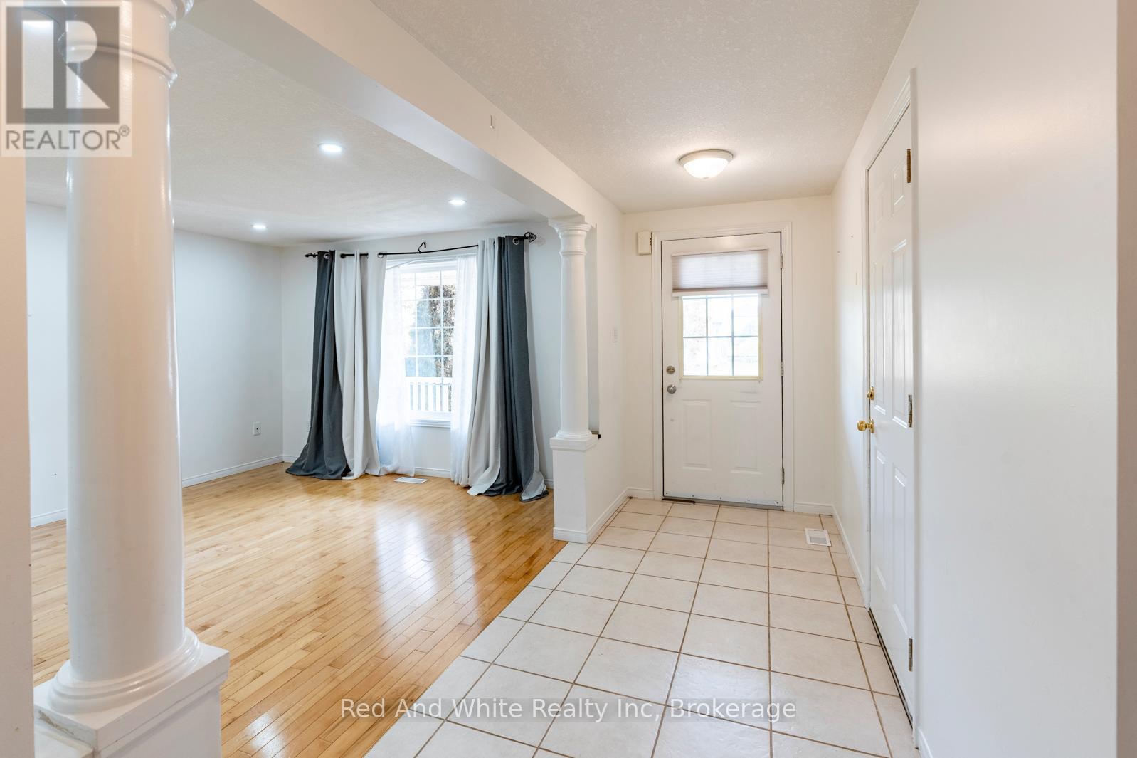 Upper - 79 Munroe Crescent, Guelph, Ontario  N1G 5E3 - Photo 5 - X12907008