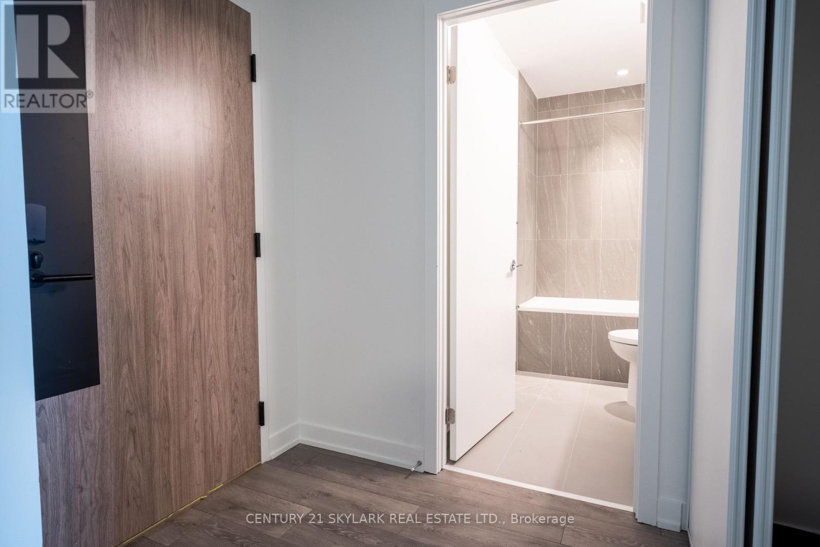 #1306 - 1007 The Queensway Street, Toronto, Ontario  M8Z 0H4 - Photo 2 - W12907002