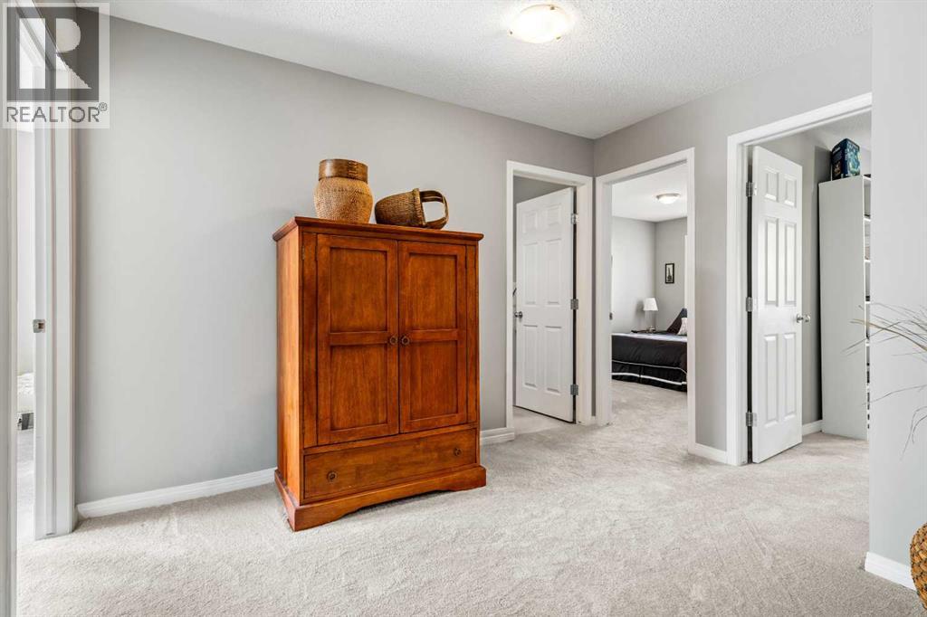 18 Hidden Creek Rise NW, Calgary, Alberta  T3A 6L5 - Photo 15 - A2290878