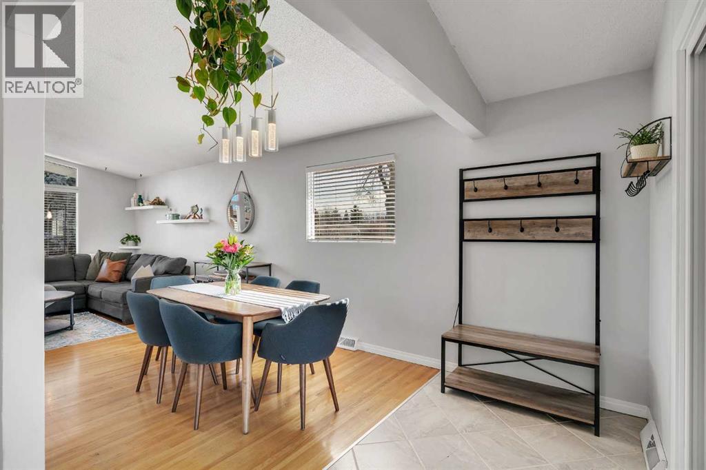 9939 Maplecreek Drive SE, Calgary, Alberta  T2J 1T4 - Photo 6 - A2293273