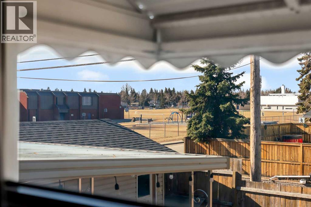 9939 Maplecreek Drive SE, Calgary, Alberta  T2J 1T4 - Photo 17 - A2293273