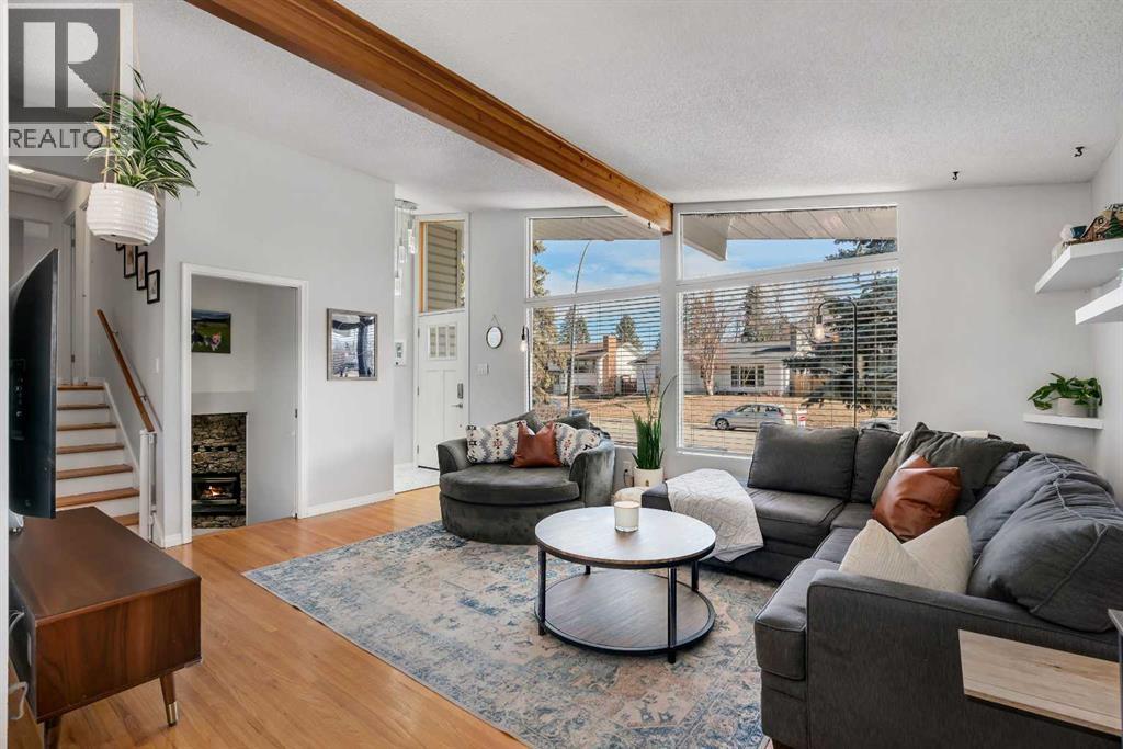 9939 Maplecreek Drive SE, Calgary, Alberta  T2J 1T4 - Photo 3 - A2293273