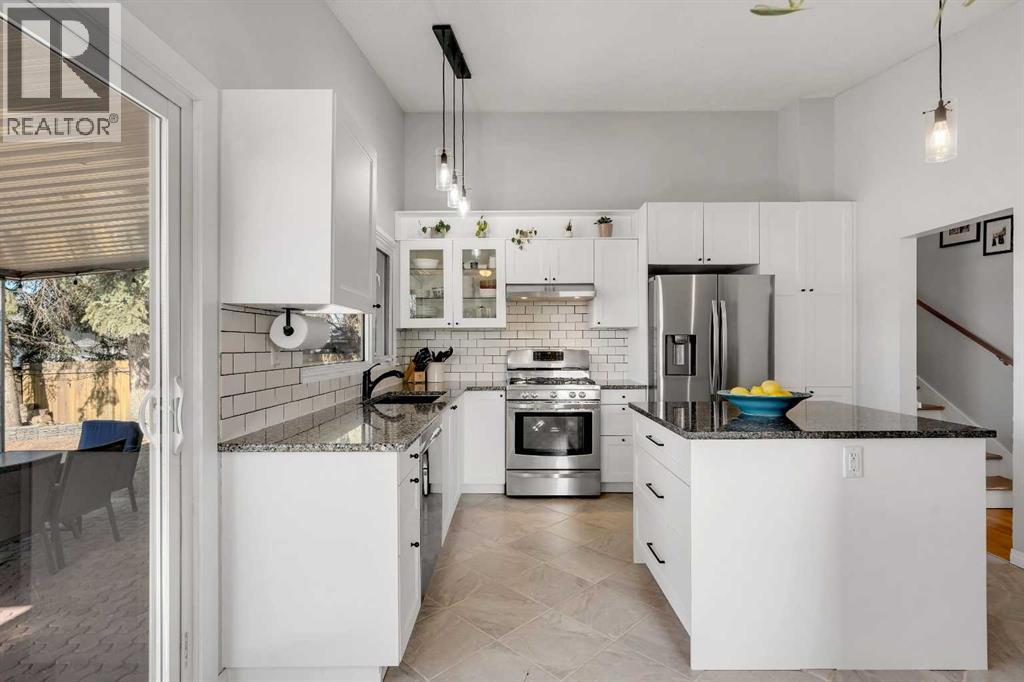 9939 Maplecreek Drive SE, Calgary, Alberta  T2J 1T4 - Photo 11 - A2293273