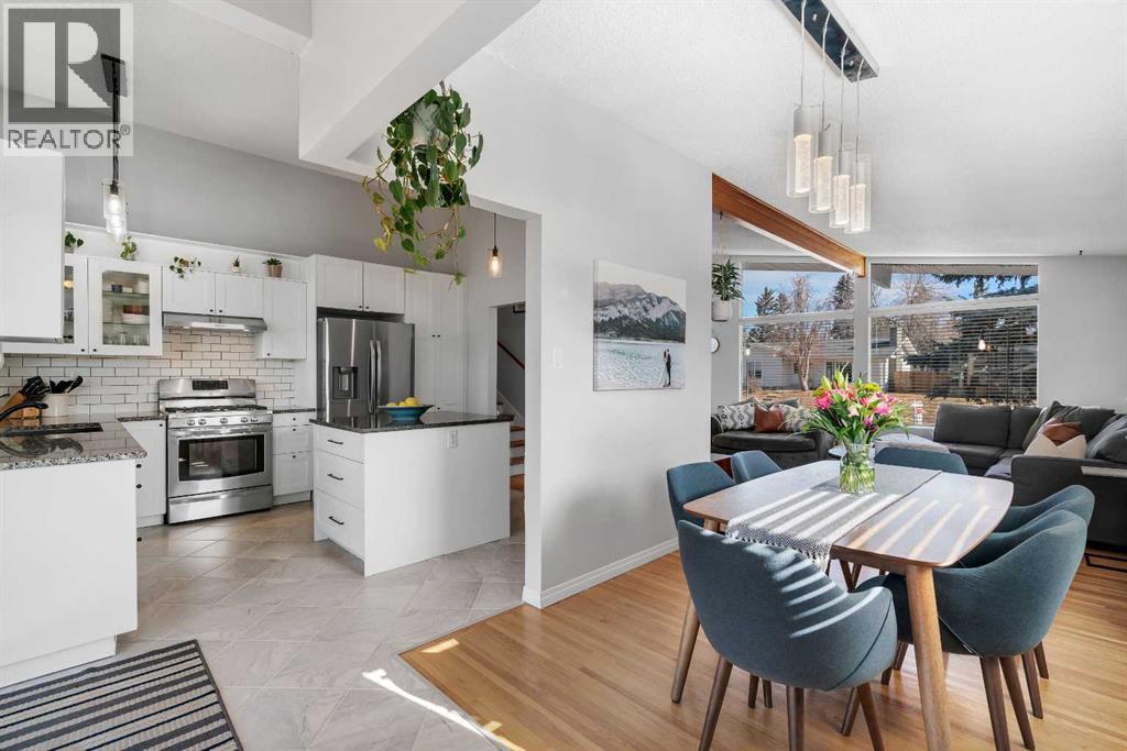 9939 Maplecreek Drive SE, Calgary, Alberta  T2J 1T4 - Photo 7 - A2293273