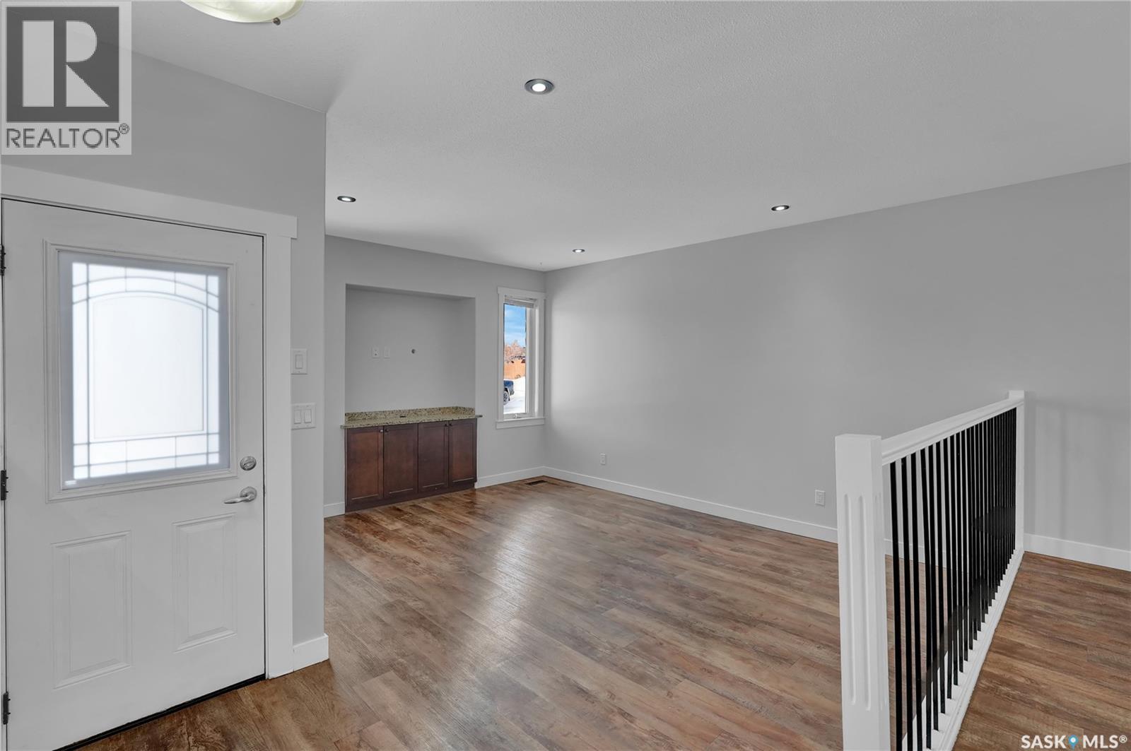 3347 Coughlin Bay E, Regina, Saskatchewan  S4V 1W4 - Photo 3 - SK031011