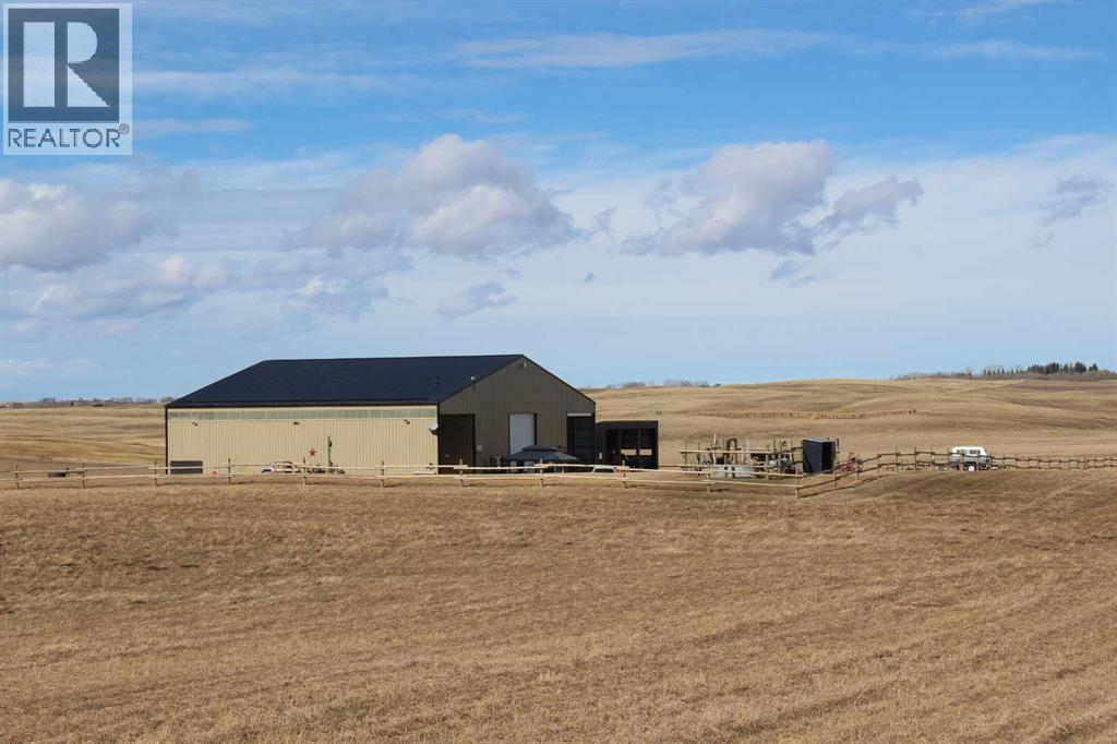 264202 Lochend Road, Rural Rocky View County, Alberta  T4C 1A2 - Photo 22 - A2294899