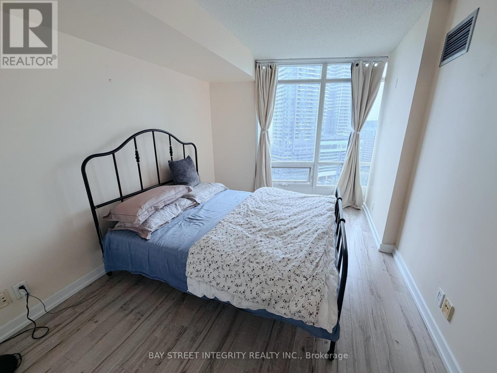 2306 - 361 Front Street W, Toronto, Ontario  M5V 3R5 - Photo 9 - C12907018