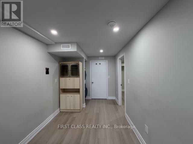 Lower - 5323 Red Brush Drive, Mississauga, Ontario  L4Z 3Z5 - Photo 4 - W12907016