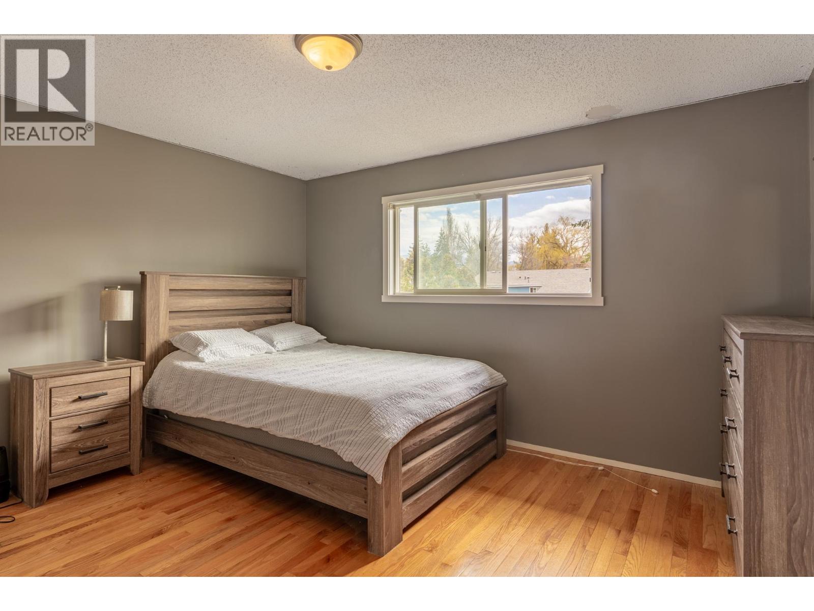 909 Grenfell Court, Kelowna, British Columbia  V1Y 8C5 - Photo 7 - 10379896