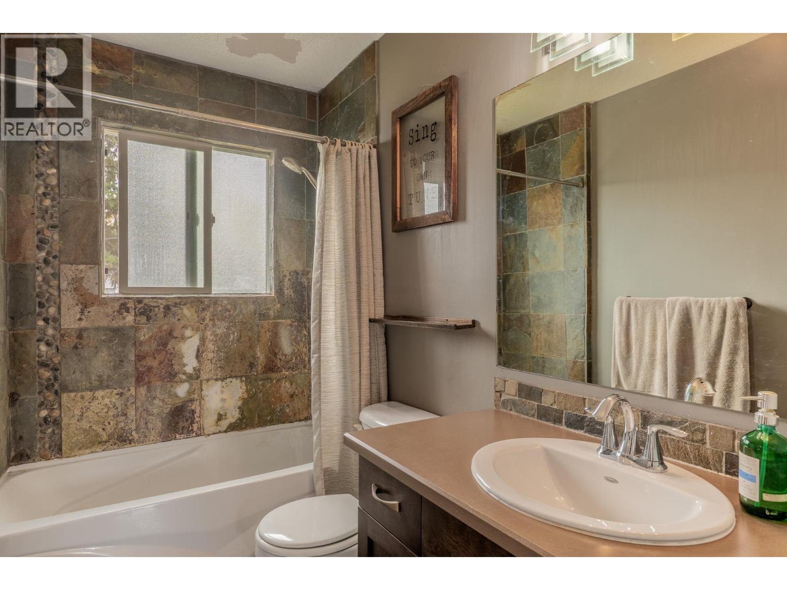 909 Grenfell Court, Kelowna, British Columbia  V1Y 8C5 - Photo 8 - 10379896