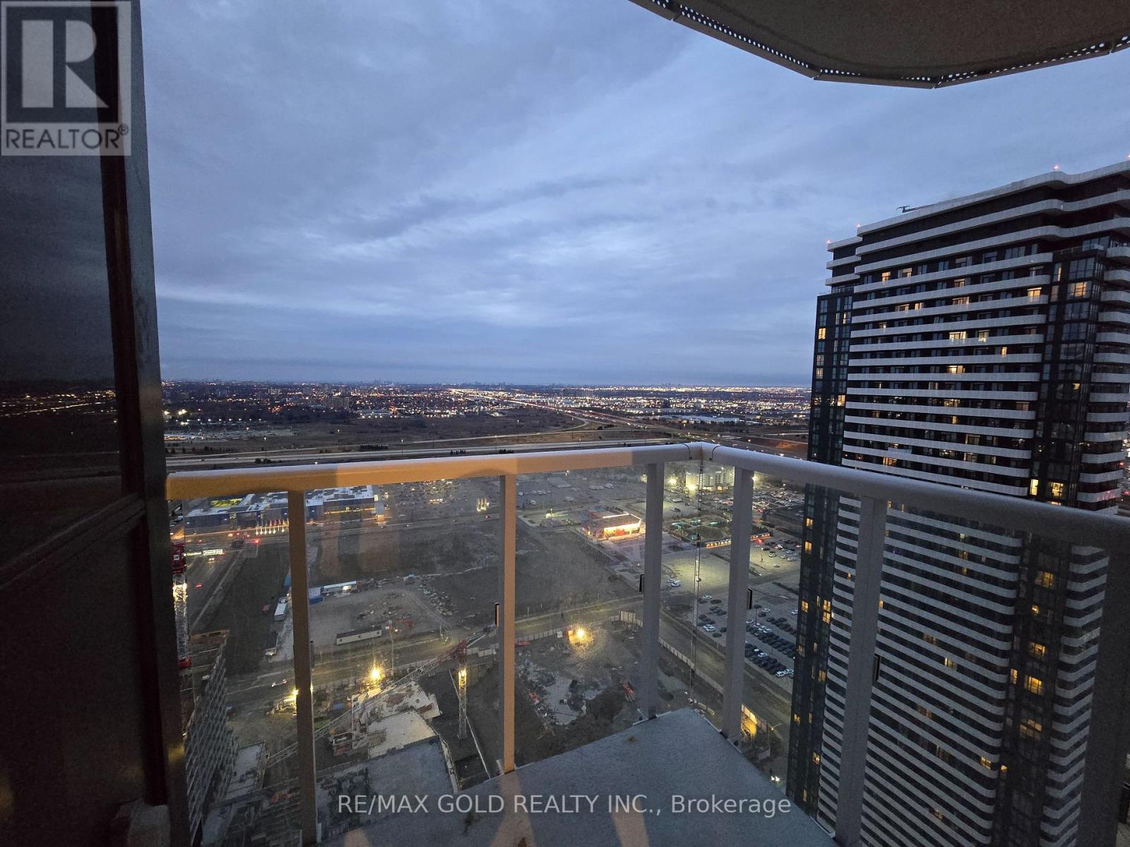 4312 - 8 Interchange Way, Vaughan, Ontario  L4K 5Z7 - Photo 13 - N12906438