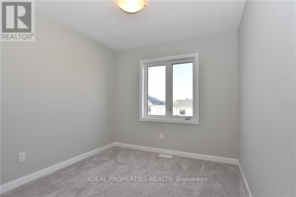 1121 Speedvale Court, Ottawa, Ontario  K2T 0P5 - Photo 14 - X12907040