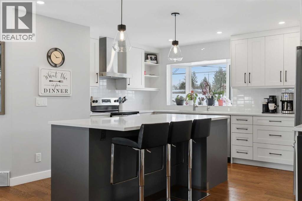 1015 Maplecroft Road SE, Calgary, Alberta  T2J 1W9 - Photo 7 - A2293500