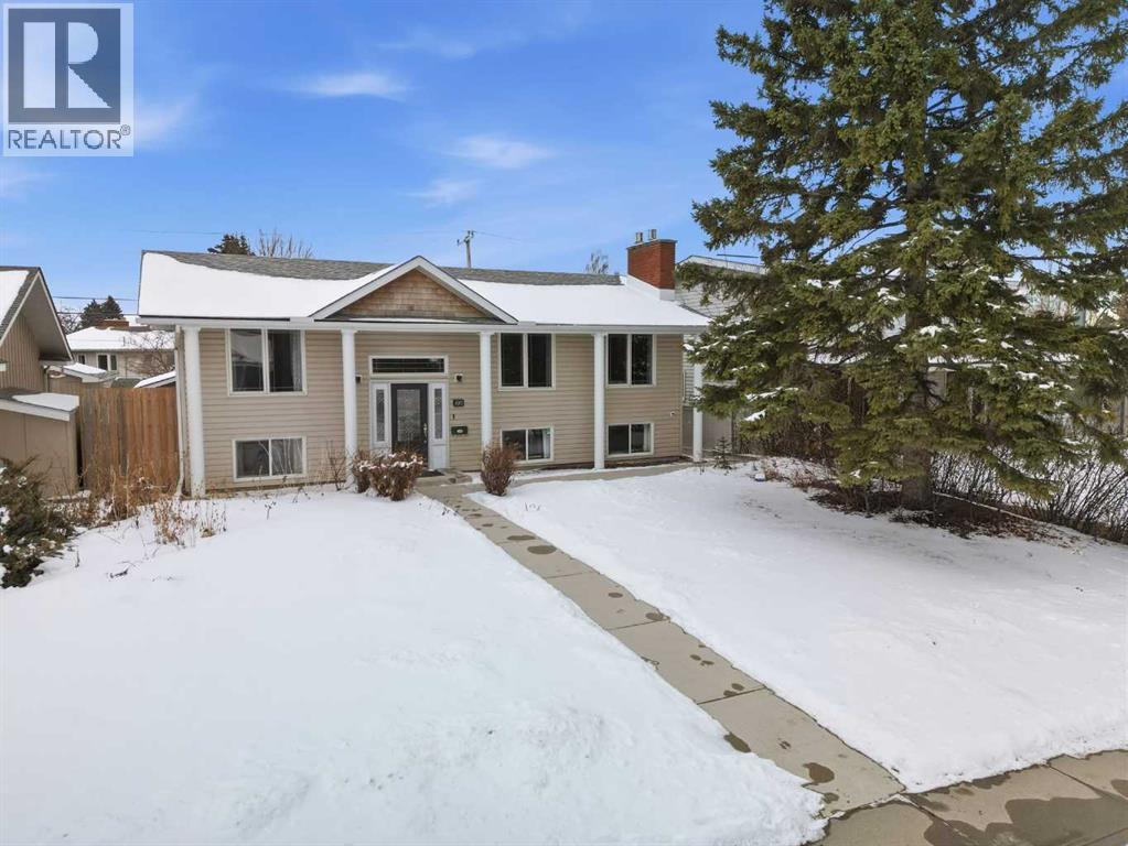 1015 Maplecroft Road SE, Calgary, Alberta  T2J 1W9 - Photo 2 - A2293500