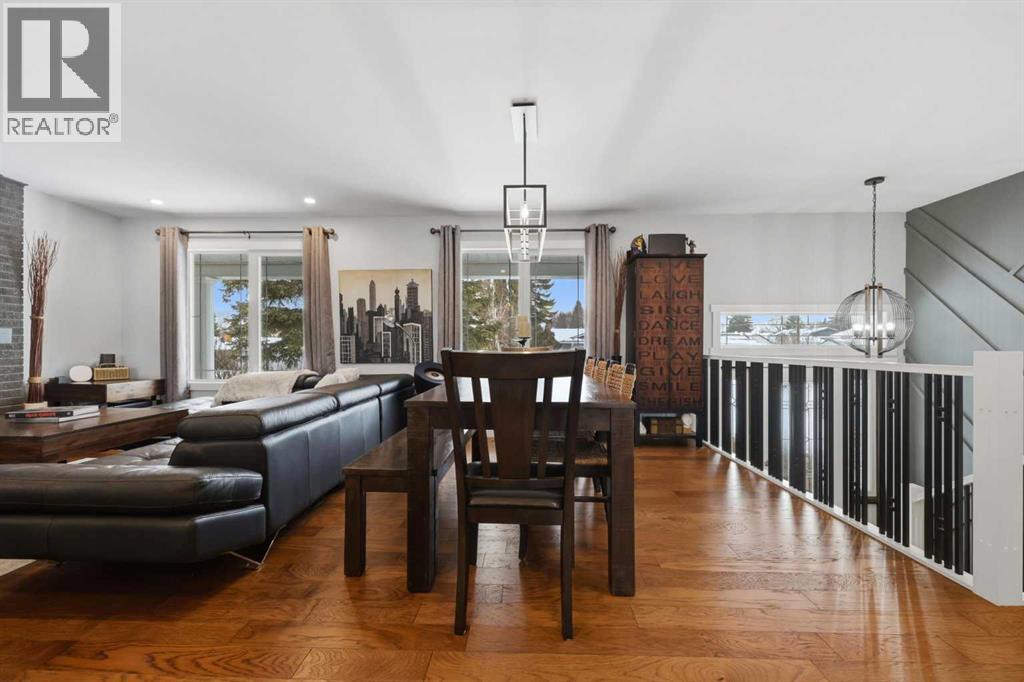 1015 Maplecroft Road SE, Calgary, Alberta  T2J 1W9 - Photo 5 - A2293500