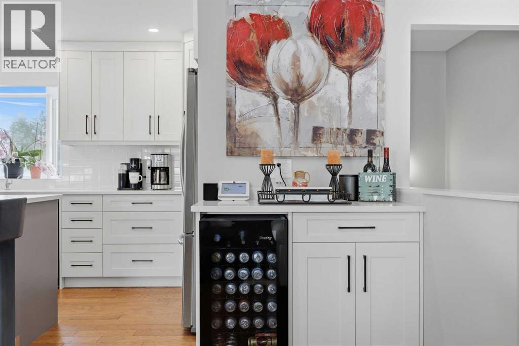 1015 Maplecroft Road SE, Calgary, Alberta  T2J 1W9 - Photo 15 - A2293500