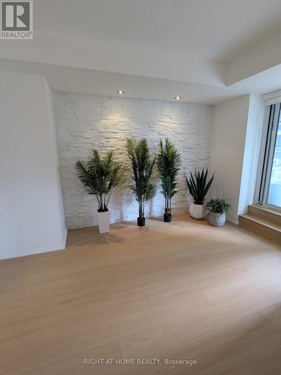 517 - 35 Hayden Street, Toronto, Ontario  M4Y 3C3 - Photo 12 - C12907030