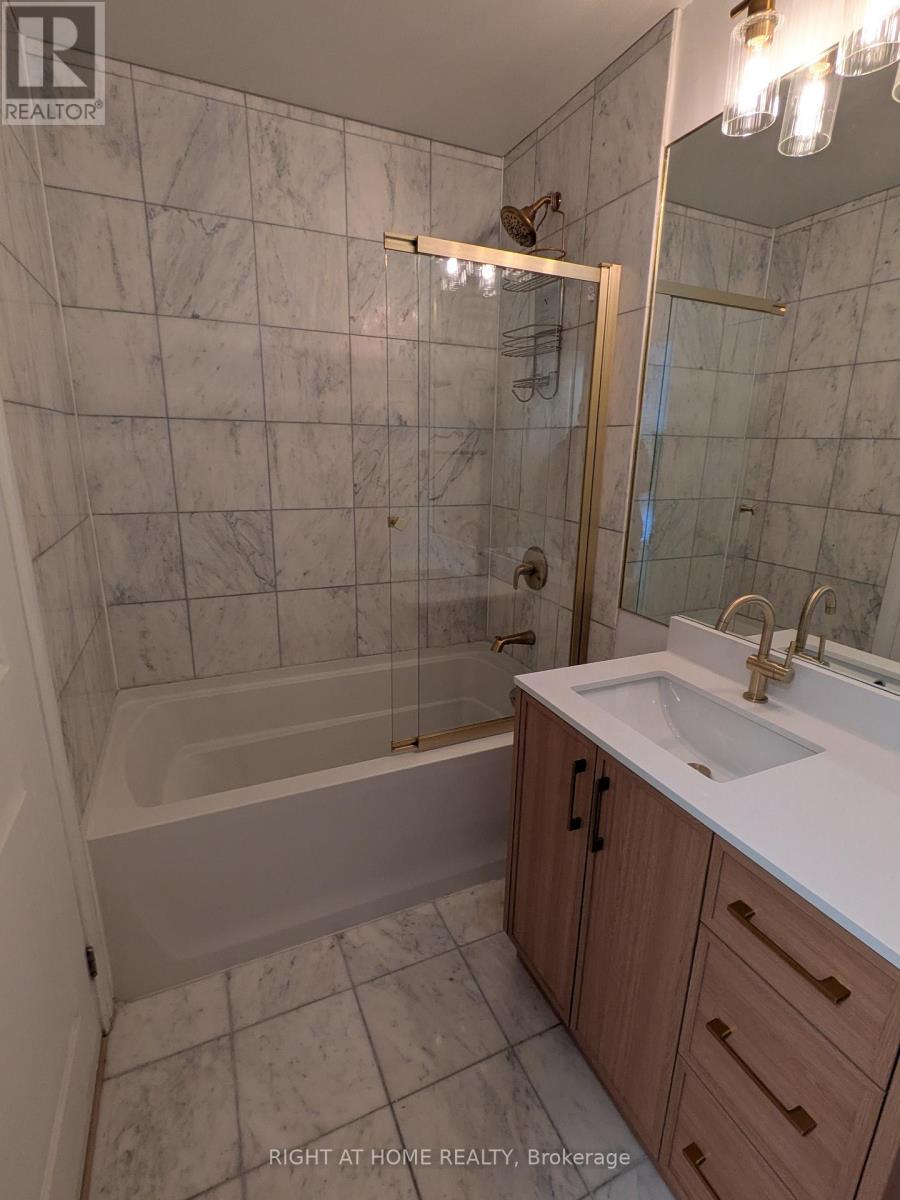 517 - 35 Hayden Street, Toronto, Ontario  M4Y 3C3 - Photo 15 - C12907030