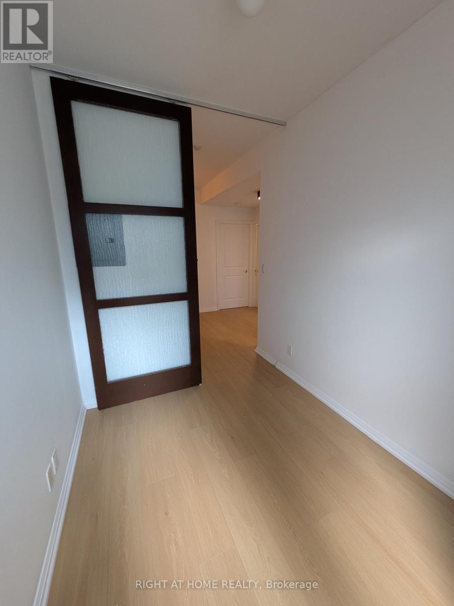 517 - 35 Hayden Street, Toronto, Ontario  M4Y 3C3 - Photo 17 - C12907030