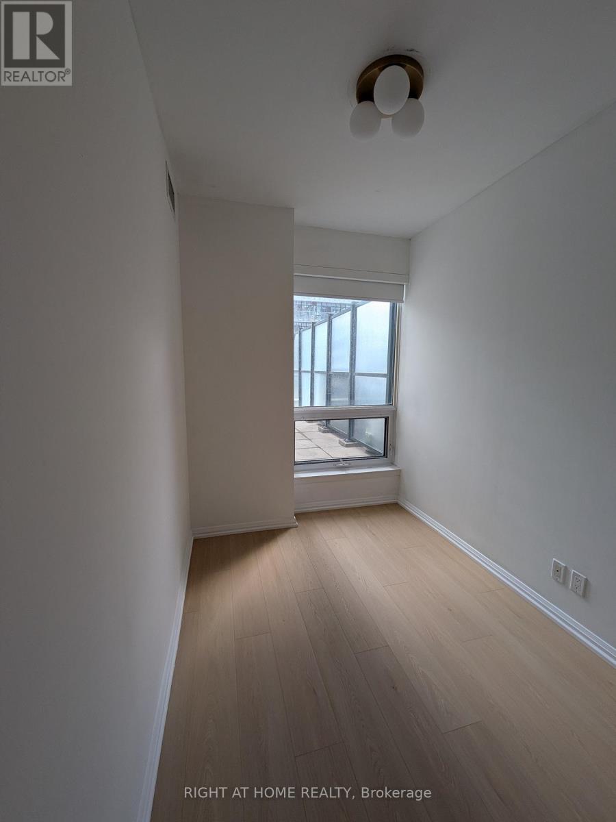 517 - 35 Hayden Street, Toronto, Ontario  M4Y 3C3 - Photo 18 - C12907030