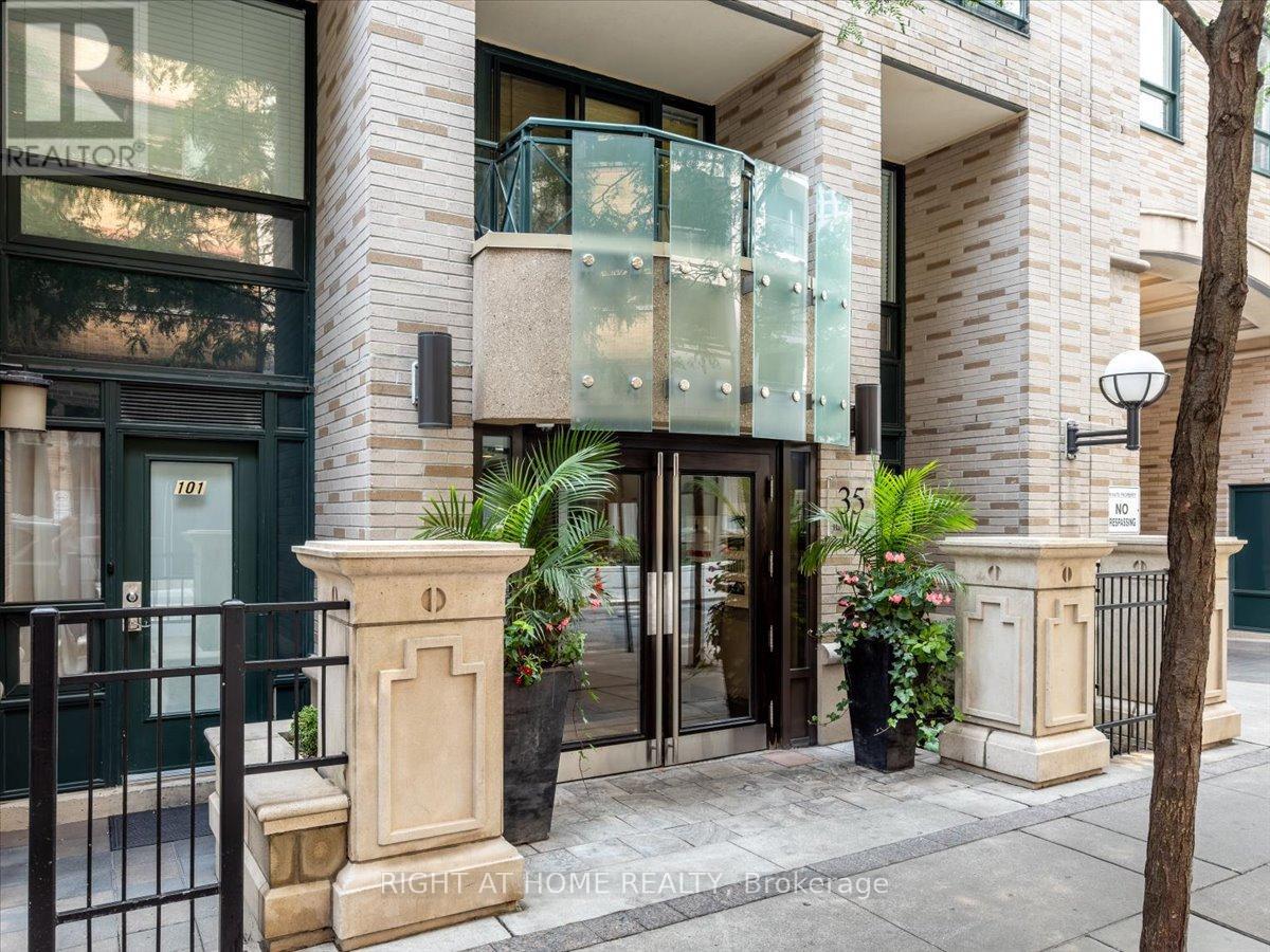 517 - 35 Hayden Street, Toronto, Ontario  M4Y 3C3 - Photo 2 - C12907030