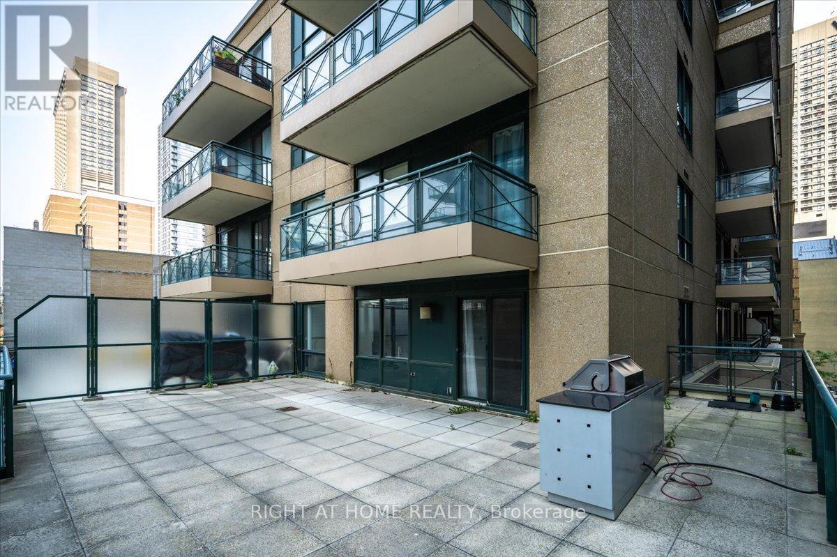 517 - 35 Hayden Street, Toronto, Ontario  M4Y 3C3 - Photo 3 - C12907030