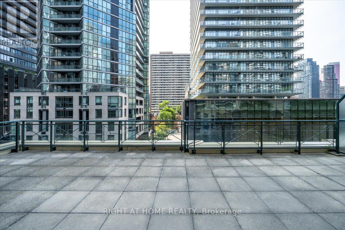 517 - 35 Hayden Street, Toronto, Ontario  M4Y 3C3 - Photo 5 - C12907030