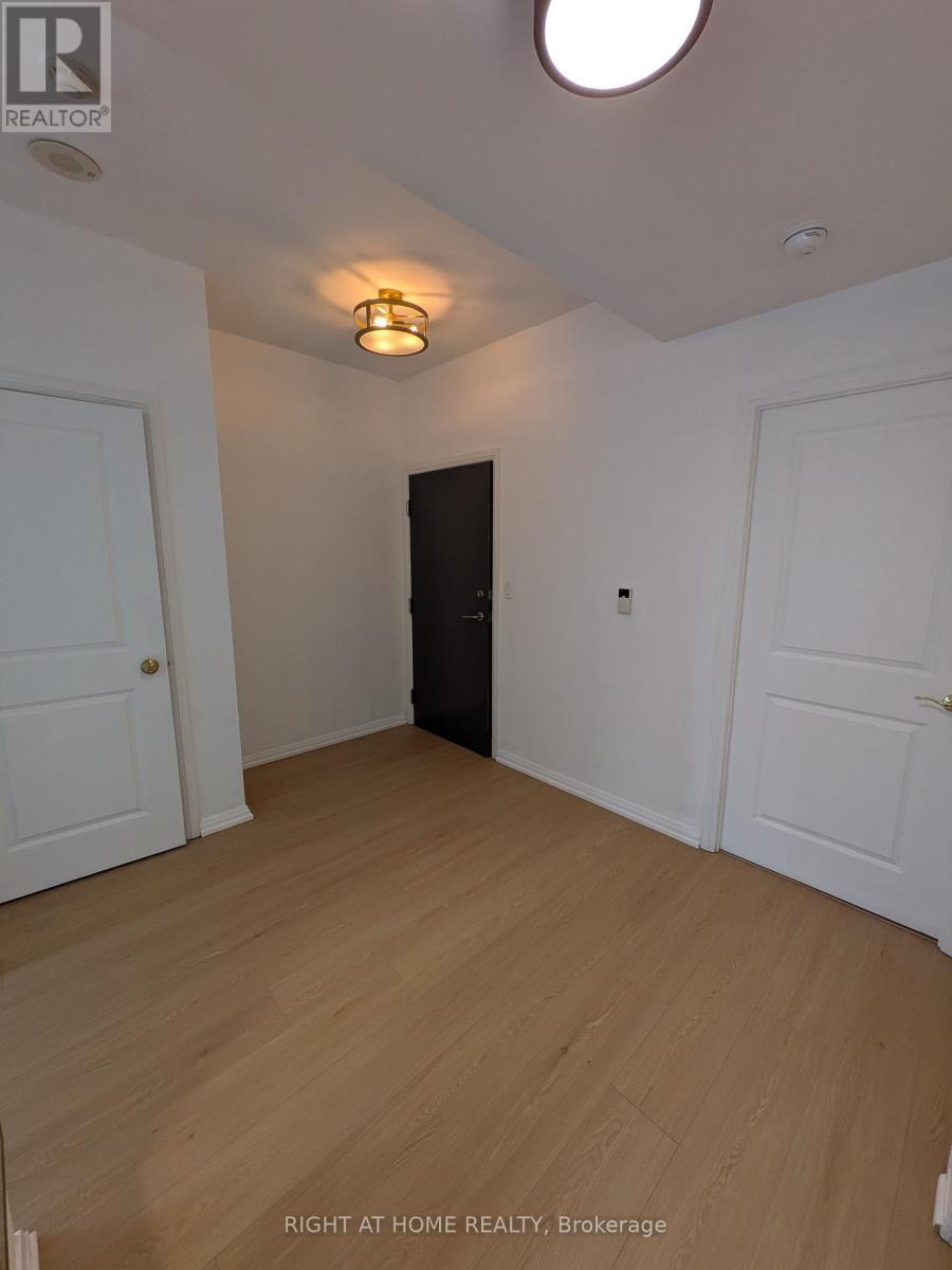 517 - 35 Hayden Street, Toronto, Ontario  M4Y 3C3 - Photo 8 - C12907030