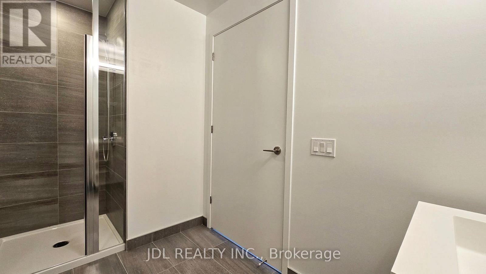 3303 - 634 Church Street, Toronto, Ontario  M4Y 2G3 - Photo 5 - C12907044