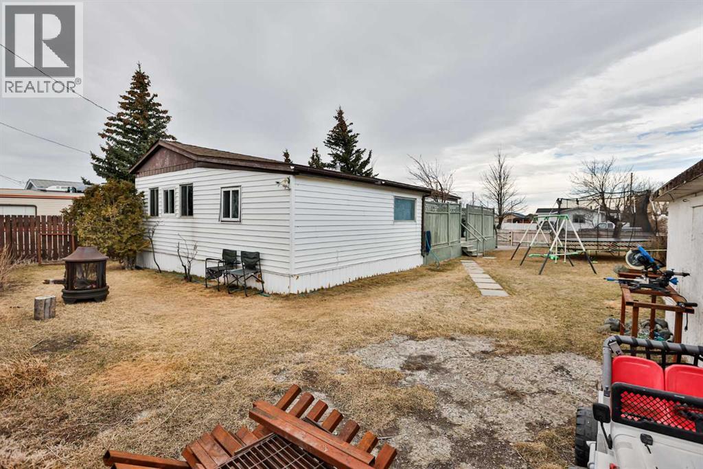 111 11 Street, Fort Macleod, Alberta  T0K 0Z0 - Photo 4 - A2294302