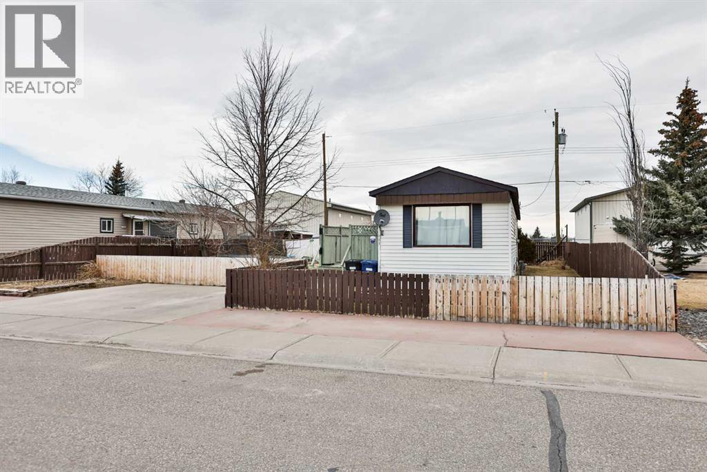 111 11 Street, Fort Macleod, Alberta  T0K 0Z0 - Photo 2 - A2294302