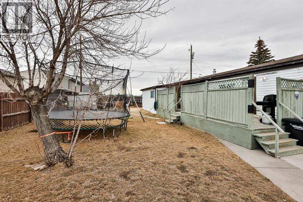 111 11 Street, Fort Macleod, Alberta  T0K 0Z0 - Photo 3 - A2294302