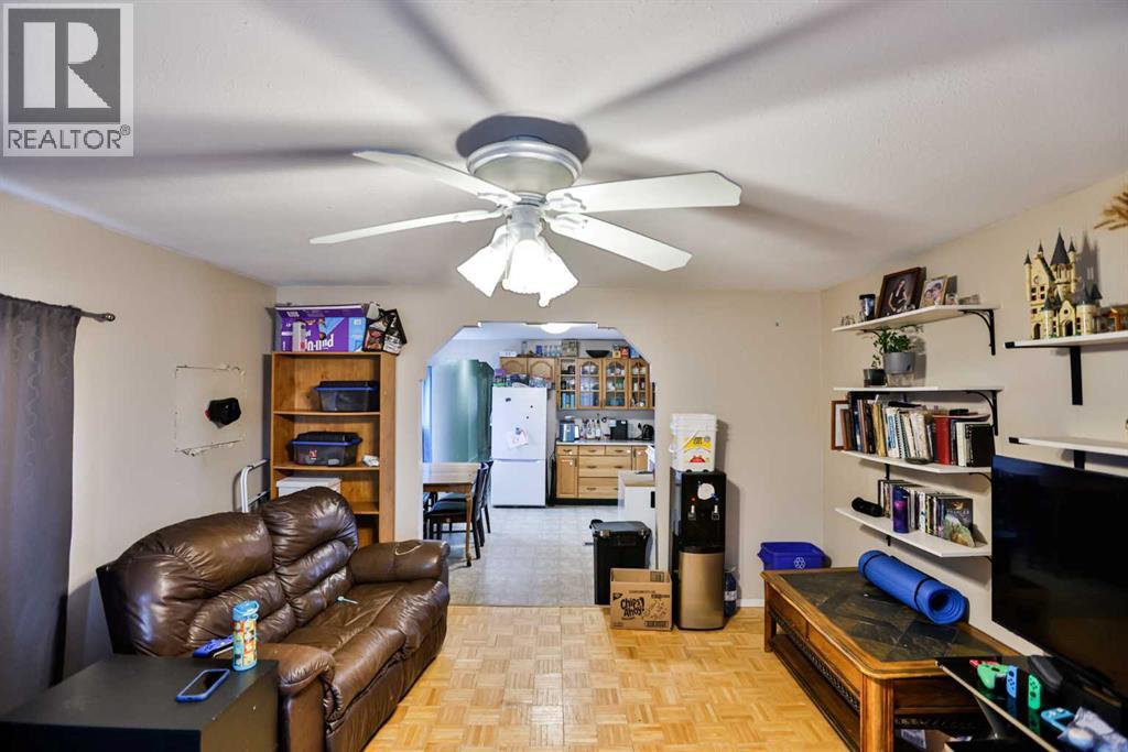 111 11 Street, Fort Macleod, Alberta  T0K 0Z0 - Photo 8 - A2294302