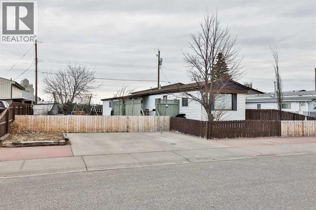 111 11 Street, Fort Macleod, Alberta  T0K 0Z0 - Photo 1 - A2294302