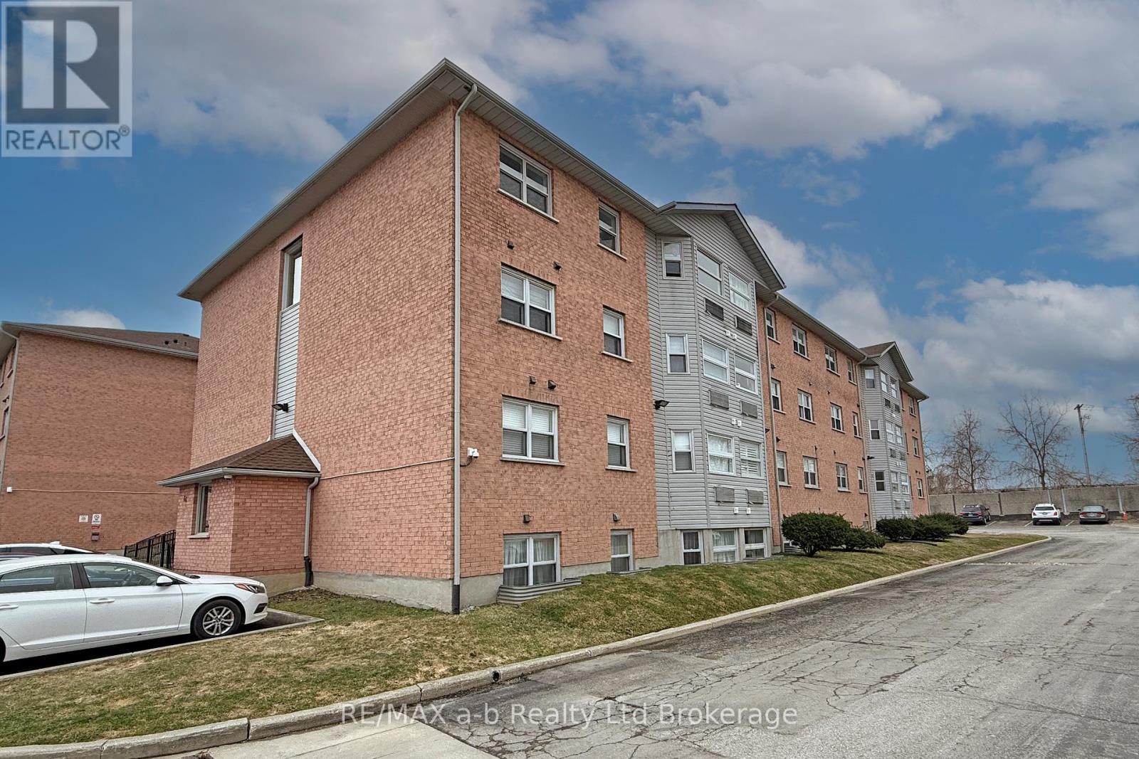 36 - 64 Hiawatha Road, Woodstock, Ontario  N4T 1P4 - Photo 3 - X12905768