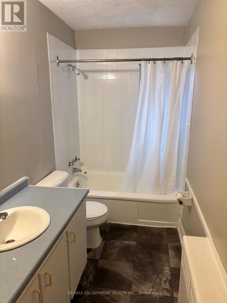 5 - 5473 Ontario Avenue, Niagara Falls, Ontario L2E 3S4 - Photo 6 - X12563950