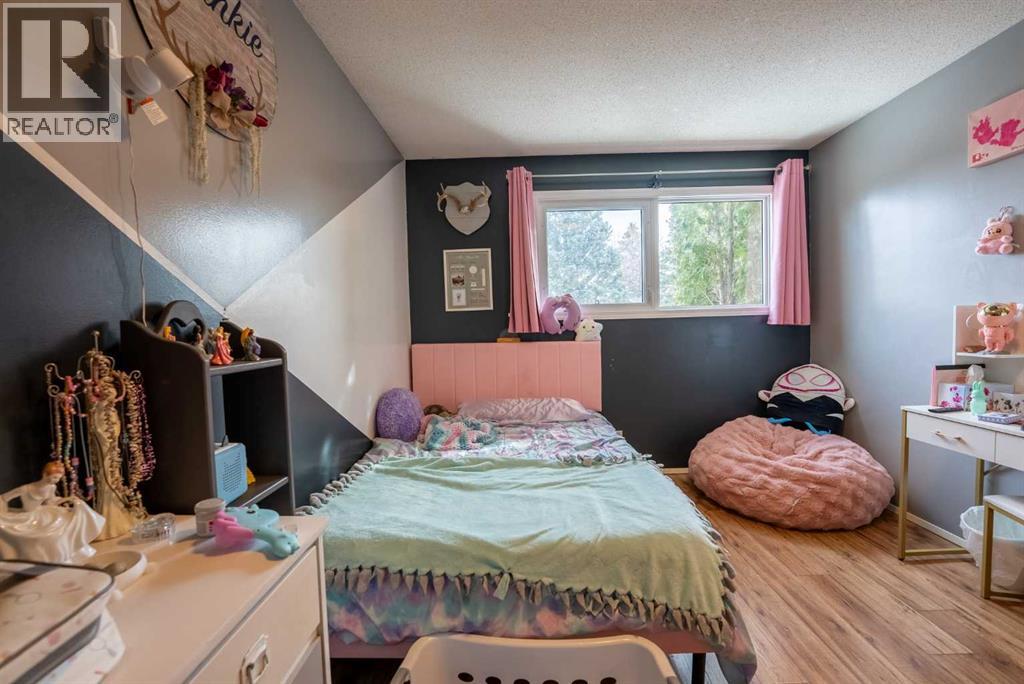 2 Honeysuckle Road N, Lethbridge, Alberta  T1H 4J9 - Photo 17 - A2293917