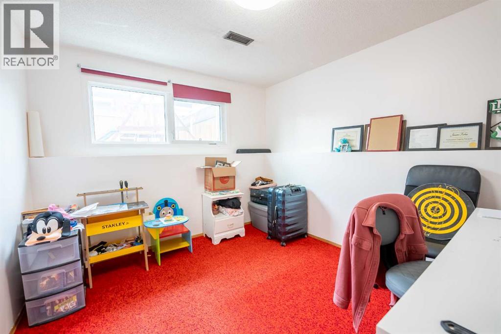 2 Honeysuckle Road N, Lethbridge, Alberta  T1H 4J9 - Photo 23 - A2293917