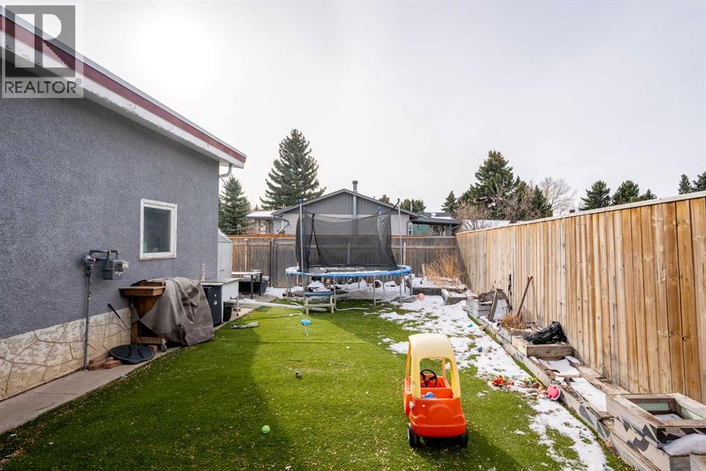 2 Honeysuckle Road N, Lethbridge, Alberta  T1H 4J9 - Photo 30 - A2293917