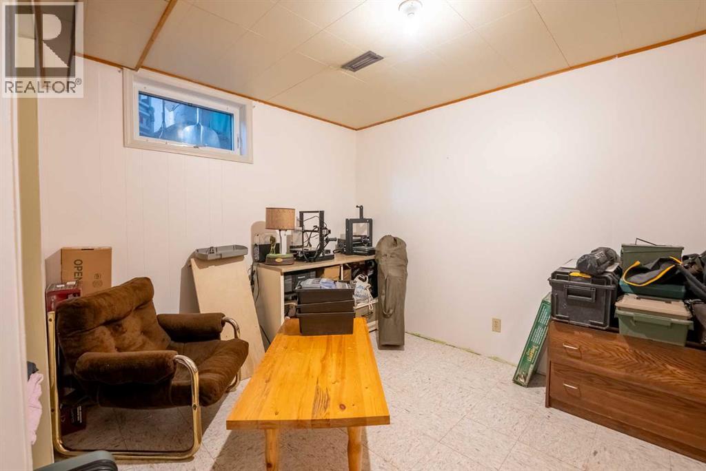 2 Honeysuckle Road N, Lethbridge, Alberta  T1H 4J9 - Photo 27 - A2293917