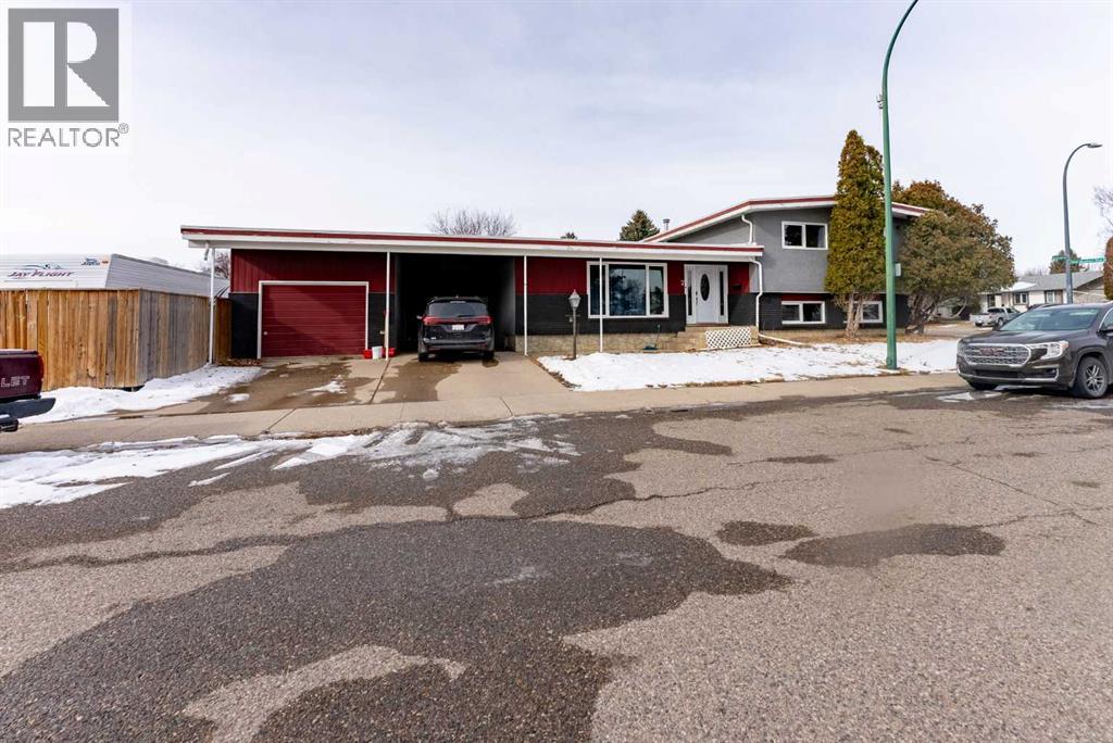 2 Honeysuckle Road N, Lethbridge, Alberta  T1H 4J9 - Photo 33 - A2293917