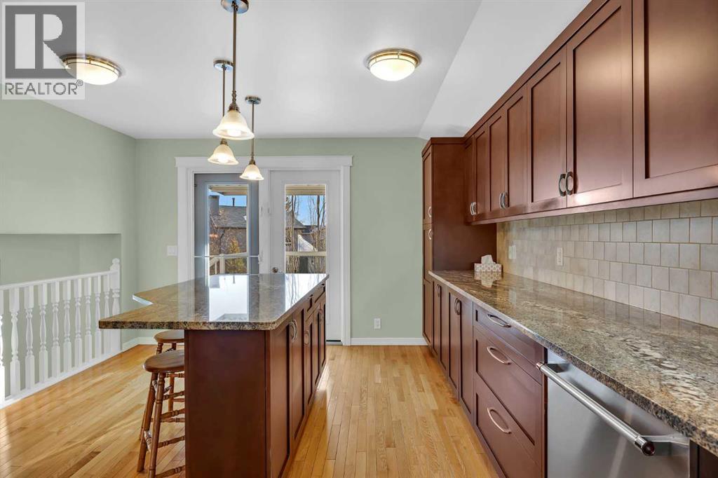 40 Cedargrove Way SW, Calgary, Alberta  T2W 4V1 - Photo 13 - A2292650