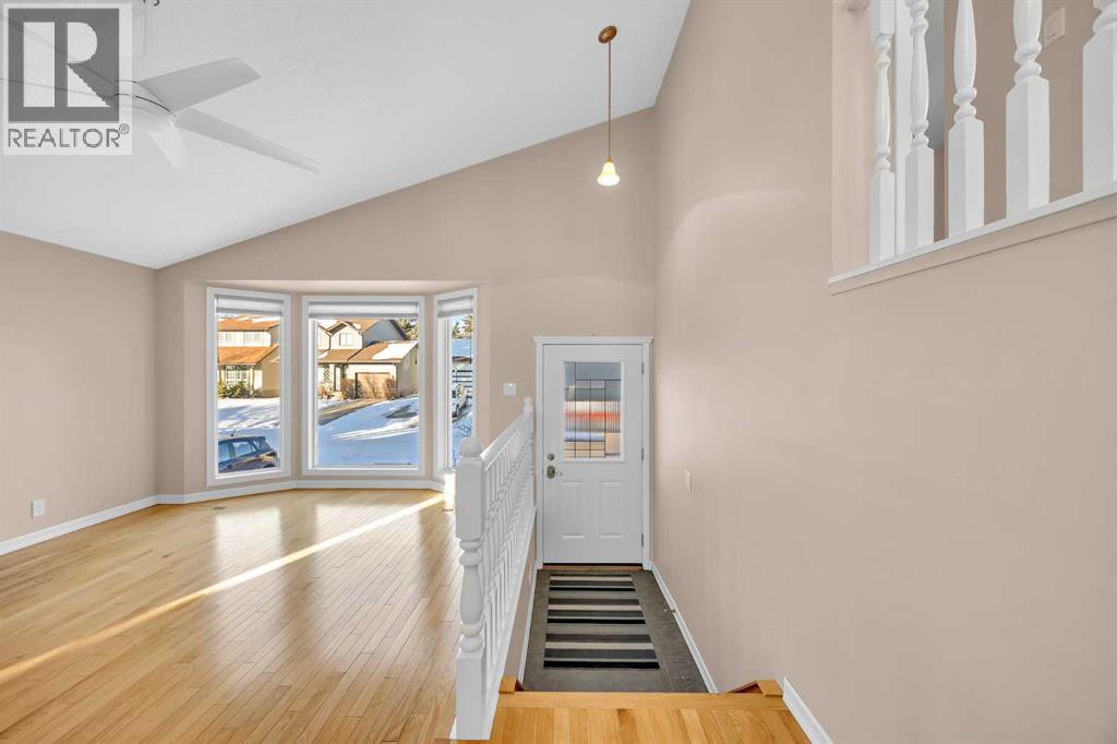 40 Cedargrove Way SW, Calgary, Alberta  T2W 4V1 - Photo 3 - A2292650