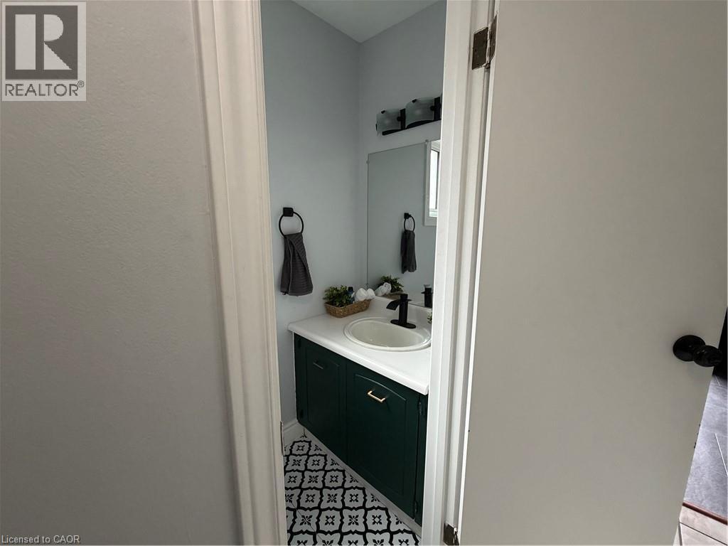 46 Cedarwoods Crescent Unit# 42, Kitchener, Ontario  N2C 2L7 - Photo 4 - 40813892