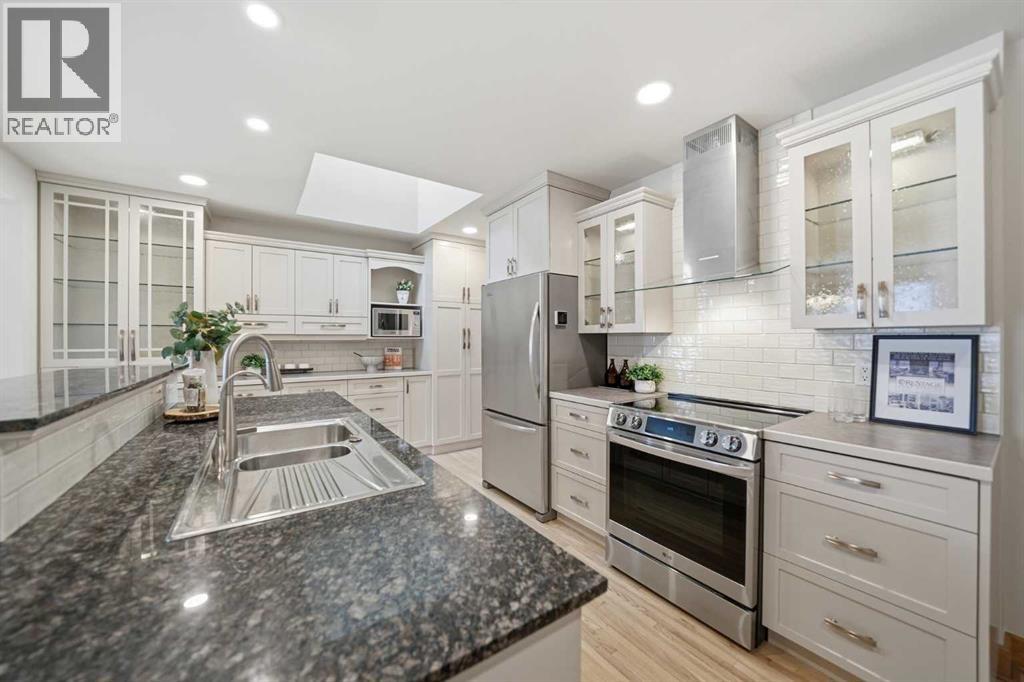 2208 31 Street SW, Calgary, Alberta  T3E 2N4 - Photo 8 - A2289567