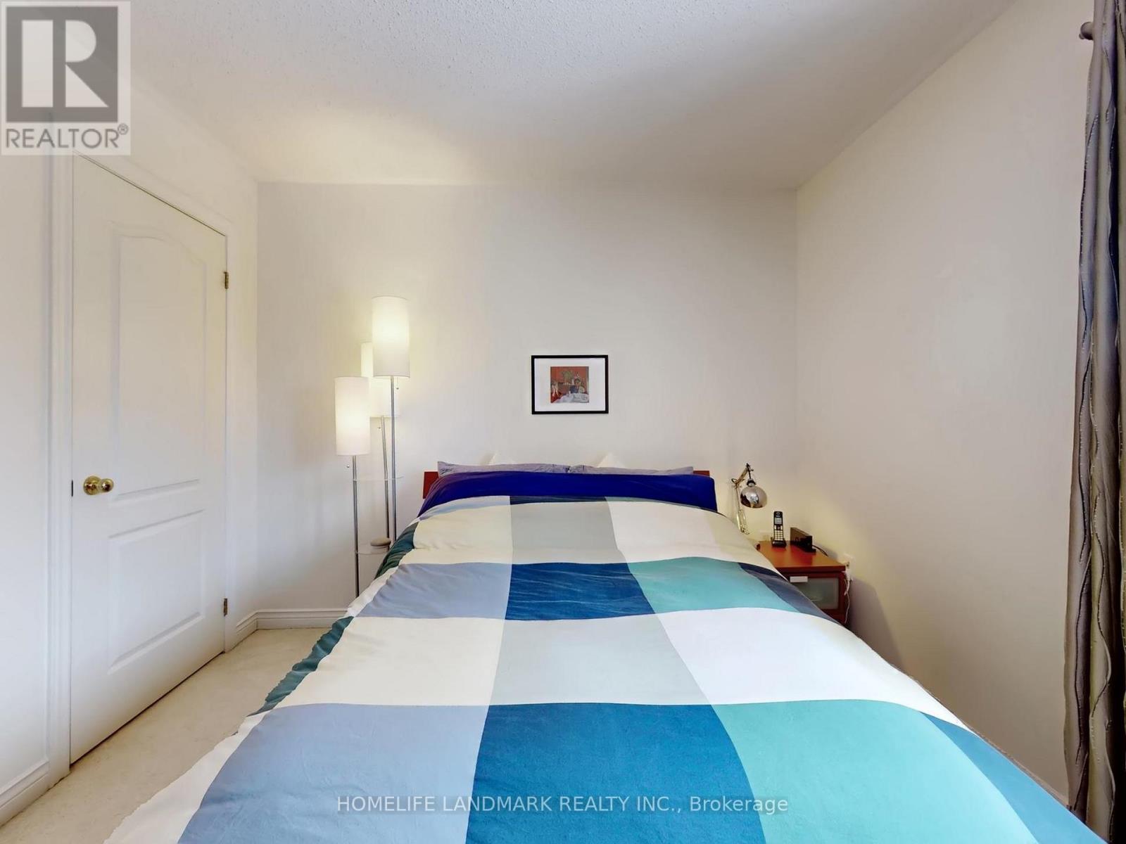 156 Pressed Brick Drive, Brampton, Ontario  L6V 4K6 - Photo 21 - W12898102